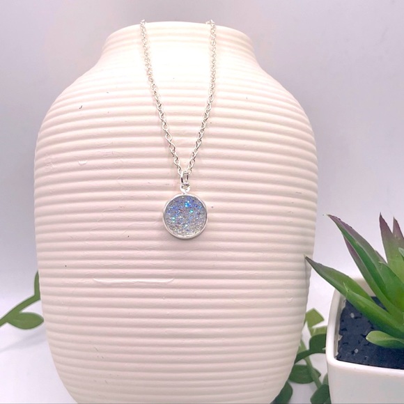 ❤️Silver Glitter Pendant Necklace - Picture 1 of 6